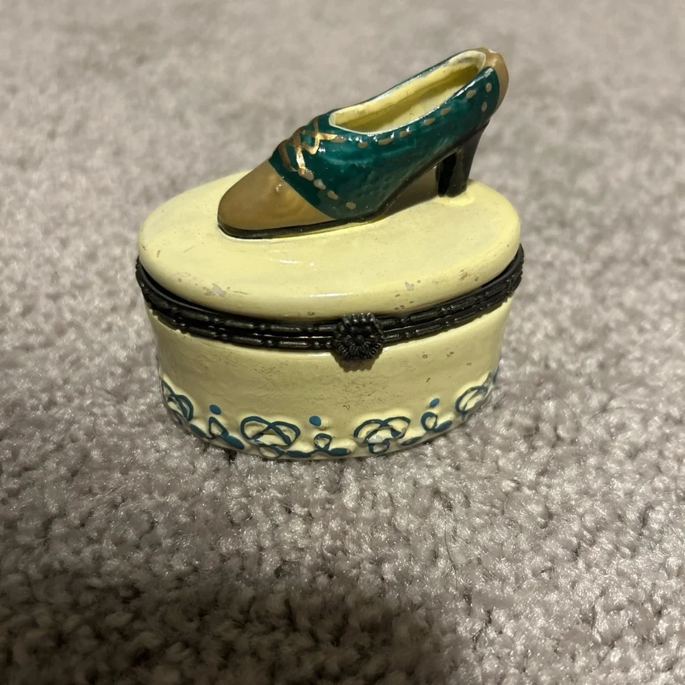 Alco Industries Vtg. Ceramic 3D Hinged Trinket Box 2 1/2